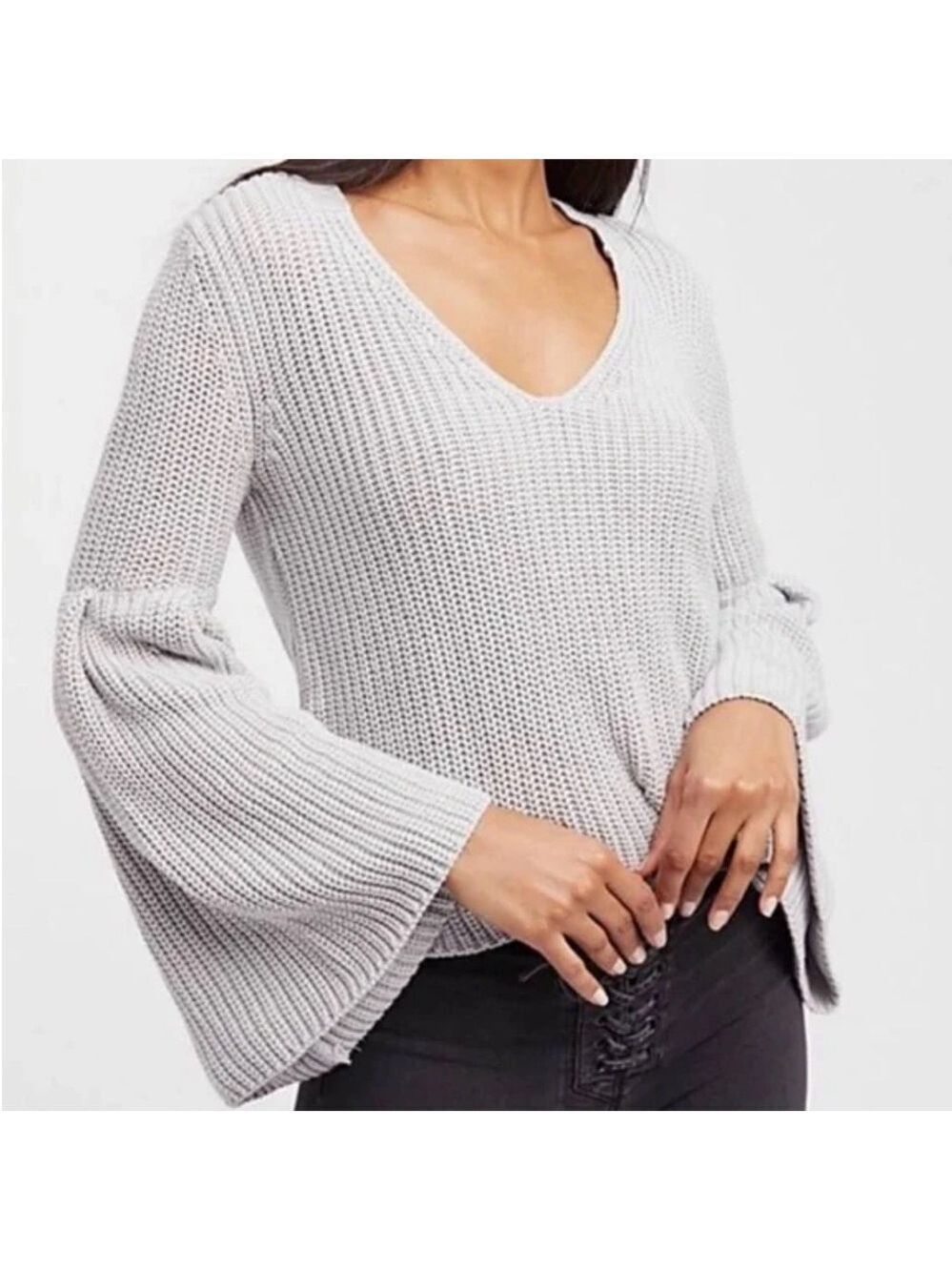 Free People Damsel Bell Sleeve Sweater SZ M Light Grey